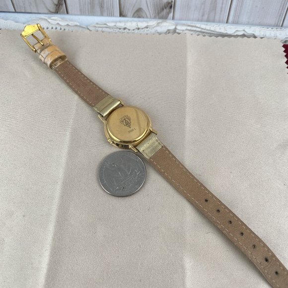 Vintage Swiss Quartz Gucci  Watch Roman Numeral Bezel Black Face Gold Strap - Picture 12 of 13